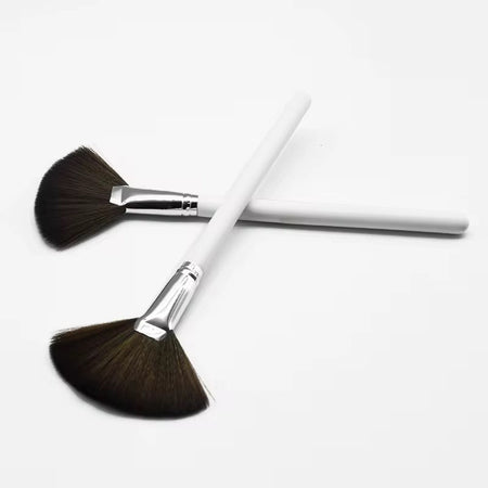 Thick Fluffy Facial Fan Brushes