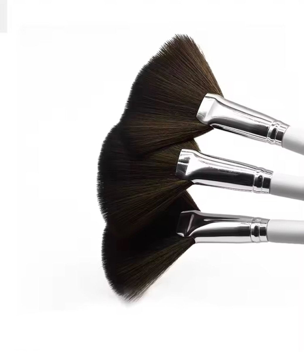 Thick Fluffy Facial Fan Brushes